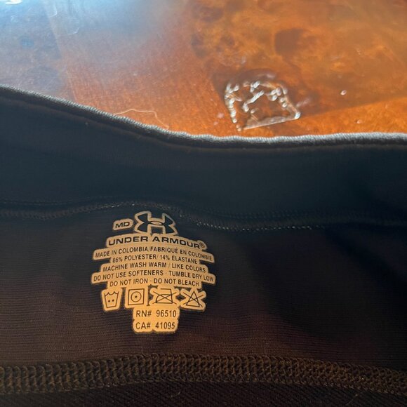 Bundle of 3 Under Armour Women's Medium Long Sleeve Warm tops - Picture 13 of 13